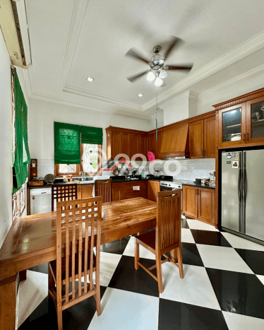 Rumah Luxury Modern Tanpa Renovasi di Cirendeu Jakarta Selatan Rumah Luxury Modern Tanpa Renovasi di Cirendeu Jakarta Selatan
