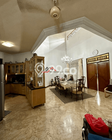 Rumah Mewah LB 380m2 Siap Huni Desain Elegan di Pejaten, Jakarta Selatan Rumah Mewah LB 380m2 Siap Huni Desain Elegan di Pejaten, Jakarta Selatan