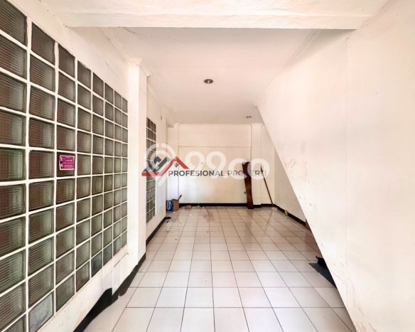 Siap Huni Rumah Mewah 3 Kamar di Kebayoran Baru Dekat ke Mana Saja Siap Huni Rumah Mewah 3 Kamar di Kebayoran Baru Dekat ke Mana Saja