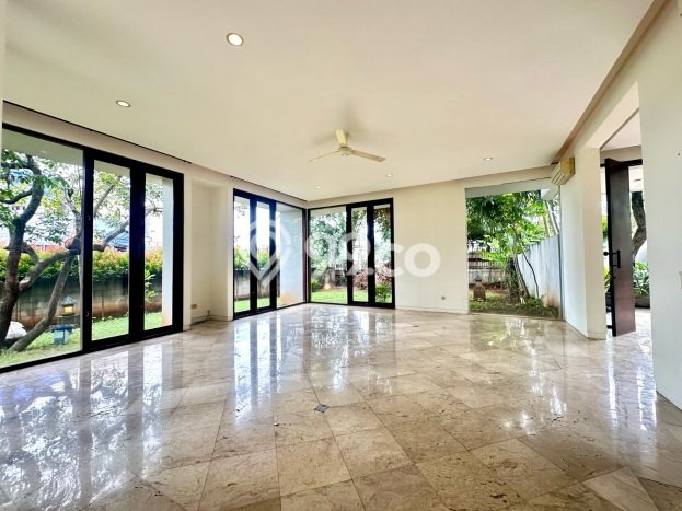 Rumah Mewah LB 700m2 Siap Huni Desain Elegan di Kemang, Jakarta Selatan Rumah Mewah LB 700m2 Siap Huni Desain Elegan di Kemang, Jakarta Selatan