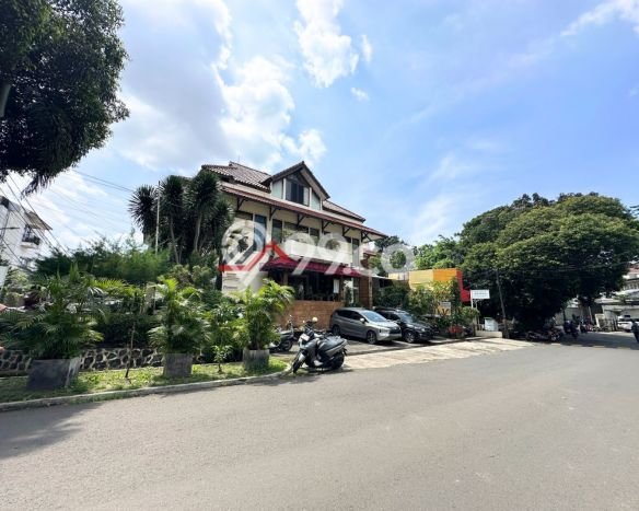 Untuk Dijual Komersial di Kebayoran Baru Jakarta Selatan LT 552m2 / LB 614m2 Untuk Dijual Komersial di Kebayoran Baru Jakarta Selatan LT 552m2 / LB 614m2