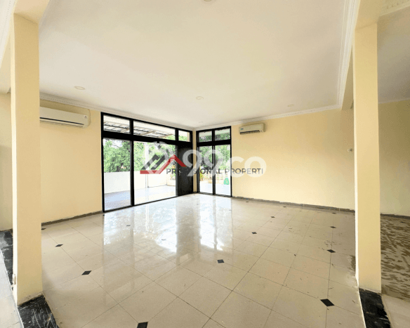 Sewa Rumah Nyaman di Kemang LT 1400m2 / LB 750m2 Kondisi Bagus Sewa Rumah Nyaman di Kemang LT 1400m2 / LB 750m2 Kondisi Bagus