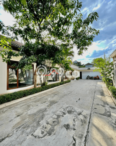 Dijual Rumah Mewah Megah Dengan View Eksklusif di Kemang, Jakarta Selatan Dijual Rumah Mewah Megah Dengan View Eksklusif di Kemang, Jakarta Selatan