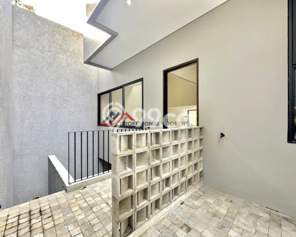 Ready to Use! Luxury House LT 99m2 Desain Elegan di Kemang Ready to Use! Luxury House LT 99m2 Desain Elegan di Kemang