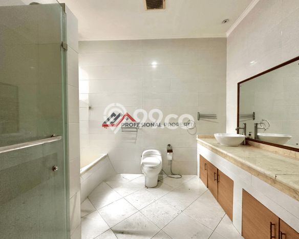 Rumah Mewah LB 600m2 Siap Pakai Desain Elegan di Kemang, Jakarta Selatan Rumah Mewah LB 600m2 Siap Pakai Desain Elegan di Kemang, Jakarta Selatan