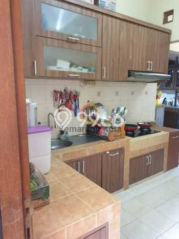 Dijual Cepat Rumah Favorit Siap Huni LB 180m2 di Banyumanik, Semarang Dijual Cepat Rumah Favorit Siap Huni LB 180m2 di Banyumanik, Semarang