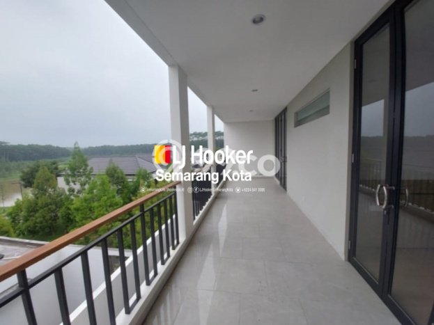For Sale! Premium House LT 230m2 Desain Elegan di BSB City For Sale! Premium House LT 230m2 Desain Elegan di BSB City