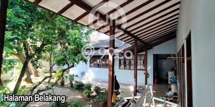Rumah di Gajah Mungkur, Semarang, LT 850m2m² LB 325m2m² Rumah di Gajah Mungkur, Semarang, LT 850m2m² LB 325m2m²
