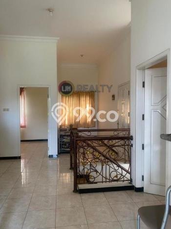 Lokasi terbaik! Rumah siap huni dikontrakkan di Semarang Tengah LB 240m2 Lokasi terbaik! Rumah siap huni dikontrakkan di Semarang Tengah LB 240m2