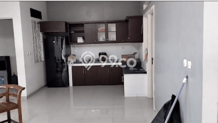 Disewakan! Rumah 3 Kamar Tidur &
3 Kamar Mandi di Suvarna Sutera, Tangerang Disewakan! Rumah 3 Kamar Tidur &
3 Kamar Mandi di Suvarna Sutera, Tangerang
