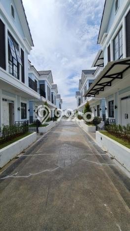 Disewakan Rumah Harga Terjangkau di Suvarna Sutera Tangerang Punya 4 Kamar Tidur Disewakan Rumah Harga Terjangkau di Suvarna Sutera Tangerang Punya 4 Kamar Tidur