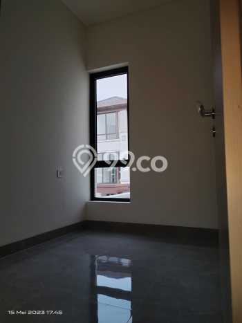 Jarang Ada! Rumah Sewa 4 Kamar Bagus Siap Huni Suvarna Sutera Jarang Ada! Rumah Sewa 4 Kamar Bagus Siap Huni Suvarna Sutera