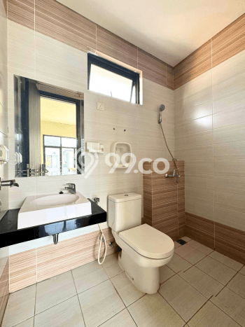 Rumah Luas Asri 3 KT Siap Huni di BSD City Tangerang Rumah Luas Asri 3 KT Siap Huni di BSD City Tangerang