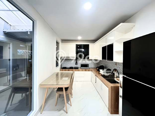 Dijual Rumah Strategis Bagus Punya 2 KT di BSD Tangerang Selatan SHM Dijual Rumah Strategis Bagus Punya 2 KT di BSD Tangerang Selatan SHM