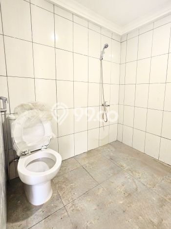 Dijual Rumah 4 Kamar Lokasi Ideal Bagus dan Strategis di Serpong Dijual Rumah 4 Kamar Lokasi Ideal Bagus dan Strategis di Serpong
