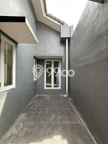 For Sale Rumah 2 Kamar Lokasi Ideal Bagus dan Strategis di Serpong For Sale Rumah 2 Kamar Lokasi Ideal Bagus dan Strategis di Serpong