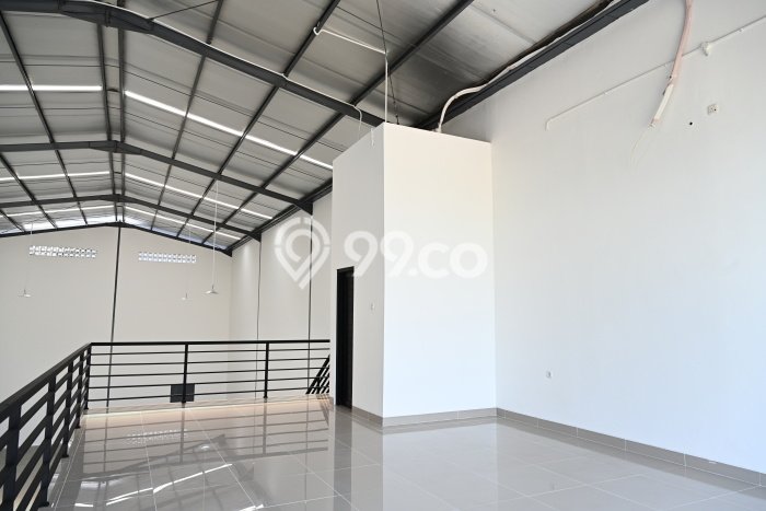 Lokasi Strategis! Dijual Gudang Bisnis di Legok, Tangerang Kondisi Bagus Lokasi Strategis! Dijual Gudang Bisnis di Legok, Tangerang Kondisi Bagus