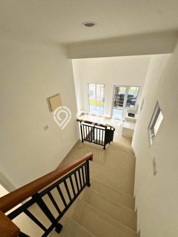 Rumah Elit Modern Tanpa Renovasi di Gading Serpong Tangerang Rumah Elit Modern Tanpa Renovasi di Gading Serpong Tangerang
