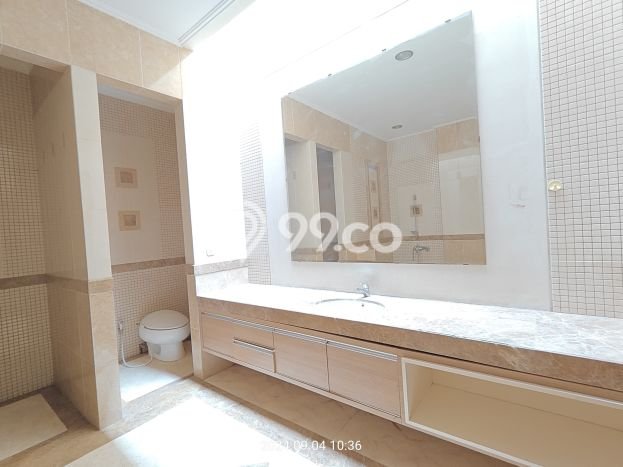 Siap Huni Hunian Elit 4 Kamar di Batununggal Dekat ke Mana Saja Siap Huni Hunian Elit 4 Kamar di Batununggal Dekat ke Mana Saja