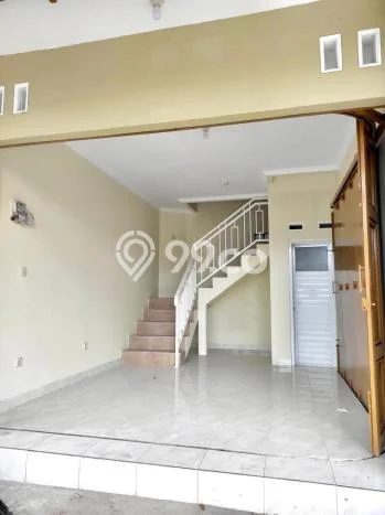 Ruko Disewakan di Bandung Kota, Luas 68m², Lokasi Bisnis, Jalan Strategis Ruko Disewakan di Bandung Kota, Luas 68m², Lokasi Bisnis, Jalan Strategis