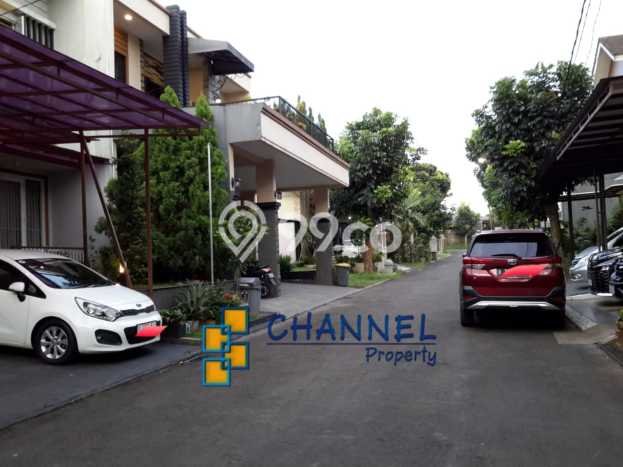 Jual Rumah Mewah Megah Dengan View Eksklusif di BSD Kencana Loka, Tangerang Jual Rumah Mewah Megah Dengan View Eksklusif di BSD Kencana Loka, Tangerang