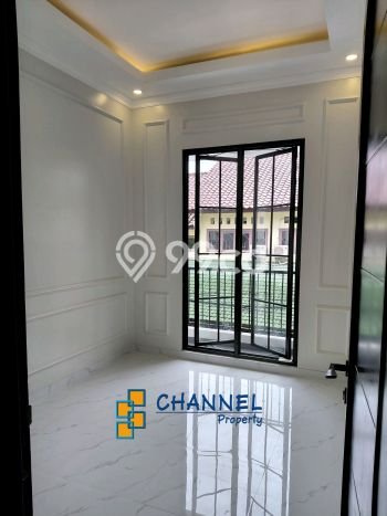 Dijual Rumah Premium dengan Fasilitas Sekitar Komplit di BSD, Tangerang Selatan Dijual Rumah Premium dengan Fasilitas Sekitar Komplit di BSD, Tangerang Selatan