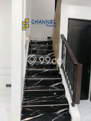 Dijual Rumah Premium dengan Fasilitas Sekitar Komplit di BSD, Tangerang Selatan Dijual Rumah Premium dengan Fasilitas Sekitar Komplit di BSD, Tangerang Selatan