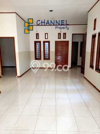 Rumah Strategis Minimalis Lb 192m2 di BSD, Tangerang Selatan Rumah Strategis Minimalis Lb 192m2 di BSD, Tangerang Selatan
