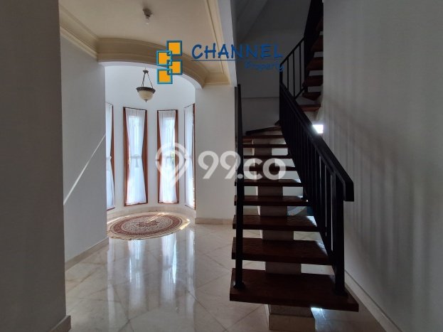 Hunian Mewah Dijual LT 310m2 di BSD, Tangerang Selatan Hunian Mewah Dijual LT 310m2 di BSD, Tangerang Selatan