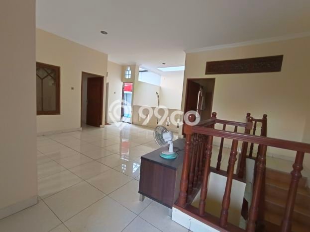 Disewakan Rumah Murah di BSD Tangerang dengan 4 Kamar Tidur Disewakan Rumah Murah di BSD Tangerang dengan 4 Kamar Tidur