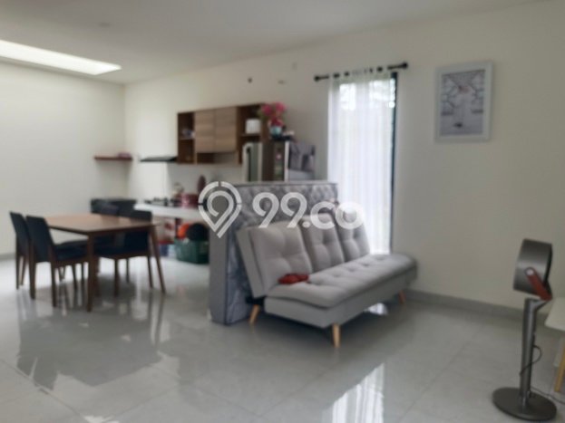 Disewakan! Rumah 3 Kamar Tidur &
2 Kamar Mandi di Bintaro, Tangerang Selatan Disewakan! Rumah 3 Kamar Tidur &
2 Kamar Mandi di Bintaro, Tangerang Selatan