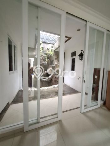Hunian Mewah LB 300m2 Siap Pakai Desain Elegan di Pondok Indah, Jakarta Selatan Hunian Mewah LB 300m2 Siap Pakai Desain Elegan di Pondok Indah, Jakarta Selatan