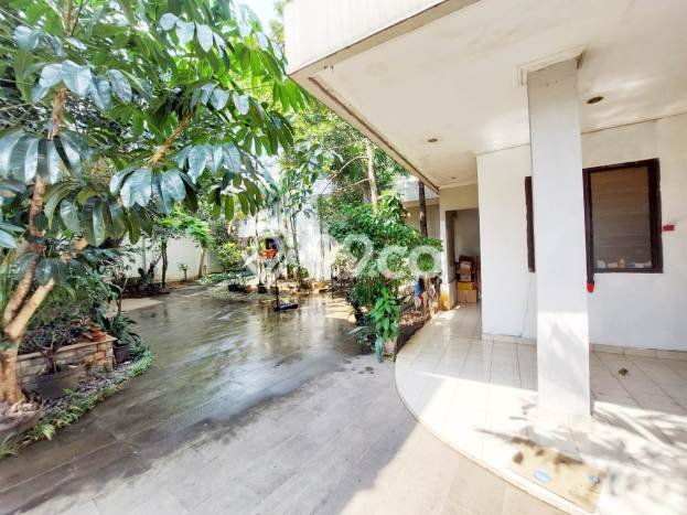 Rumah Mewah Siap Huni LT 1400m2 di Cinere, Depok Rumah Mewah Siap Huni LT 1400m2 di Cinere, Depok