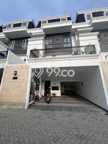 Rumah Mewah LB 300m2 Siap Pakai Desain Elegan di Pejaten, Jakarta Selatan Rumah Mewah LB 300m2 Siap Pakai Desain Elegan di Pejaten, Jakarta Selatan