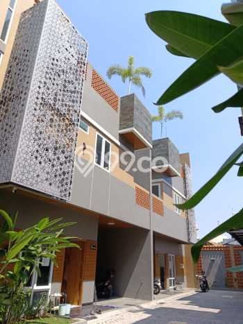 Jual Rumah Favorit Siap Huni LB 160m2 di Jagakarsa, Jakarta Selatan Jual Rumah Favorit Siap Huni LB 160m2 di Jagakarsa, Jakarta Selatan