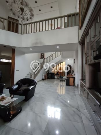 Ready to Use! Luxury House LT 374m2 Desain Modern di Puri Indah Ready to Use! Luxury House LT 374m2 Desain Modern di Puri Indah
