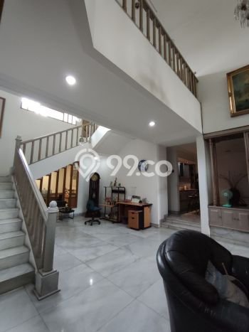 Ready to Use! Luxury House LT 374m2 Desain Modern di Puri Indah Ready to Use! Luxury House LT 374m2 Desain Modern di Puri Indah