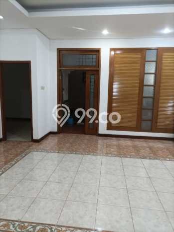 Dijual Rumah Premium dengan Fasilitas Sekitar Komplit di Kebon Jeruk, Jakarta Barat Dijual Rumah Premium dengan Fasilitas Sekitar Komplit di Kebon Jeruk, Jakarta Barat