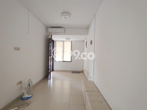 Rumah Strategis Modern Lb 100m2 di Kembangan, Jakarta Barat Rumah Strategis Modern Lb 100m2 di Kembangan, Jakarta Barat