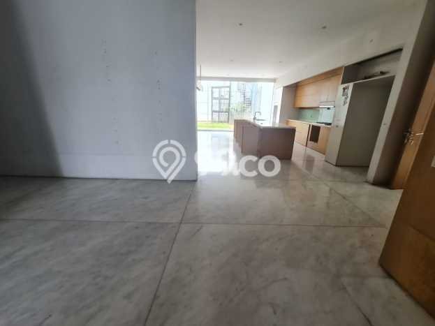 Jual Rumah Luas Elegan Dengan View Cantik di Intercon, Jakarta Barat Jual Rumah Luas Elegan Dengan View Cantik di Intercon, Jakarta Barat
