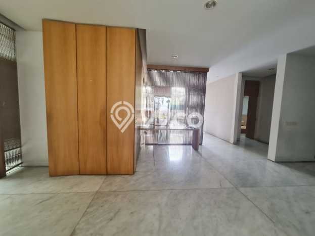 Jual Rumah Luas Elegan Dengan View Cantik di Intercon, Jakarta Barat Jual Rumah Luas Elegan Dengan View Cantik di Intercon, Jakarta Barat