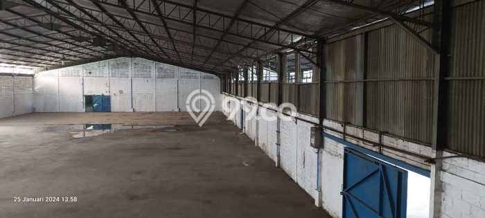 Unit Gudang disewakan di Jati Uwung Tangerang dengan LT 10000m2 / LB 5300m2 Unit Gudang disewakan di Jati Uwung Tangerang dengan LT 10000m2 / LB 5300m2