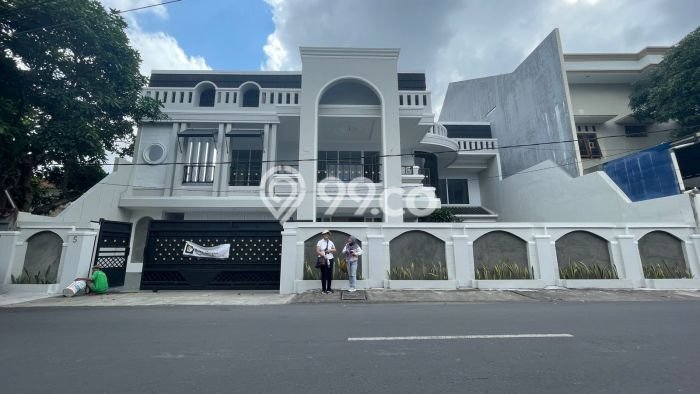 Siap Huni Rumah Mewah 5 Kamar di Denpasar Barat Dekat ke Mana Saja Siap Huni Rumah Mewah 5 Kamar di Denpasar Barat Dekat ke Mana Saja