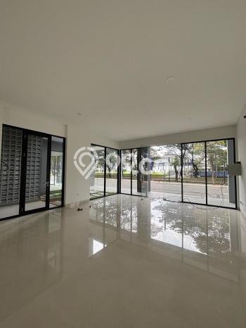 Unit Ruko Paling Strategis di BSD Tangerang Selatan dengan LB 276m2 Unit Ruko Paling Strategis di BSD Tangerang Selatan dengan LB 276m2