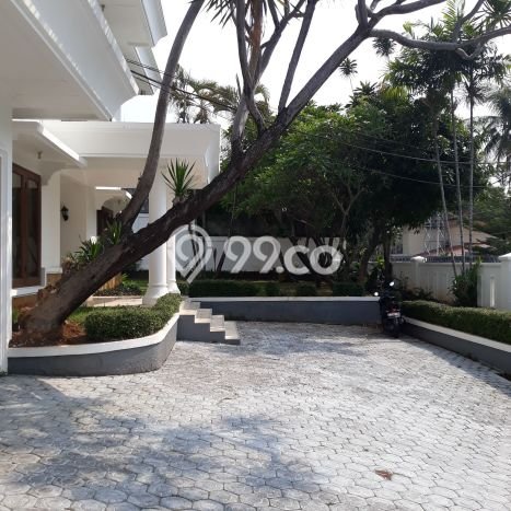 Ready to Use! Premium House LT 1420m2 Desain Elegan di Kemang Ready to Use! Premium House LT 1420m2 Desain Elegan di Kemang