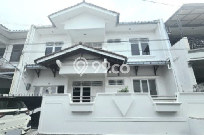 Dijual Rumah Premium dengan Fasilitas Sekitar Komplit di Pulo Gadung, Jakarta Timur Dijual Rumah Premium dengan Fasilitas Sekitar Komplit di Pulo Gadung, Jakarta Timur
