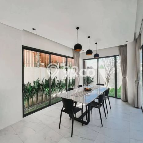 Vila di , Dimensi 336m2m², Cocok untuk tempat tinggal Anda Vila di , Dimensi 336m2m², Cocok untuk tempat tinggal Anda