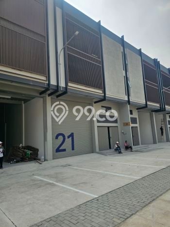 LOKASI STRATEGIS! Gudang Disewakan di Tangerang, Luas 420m², Kawasan Ramai LOKASI STRATEGIS! Gudang Disewakan di Tangerang, Luas 420m², Kawasan Ramai