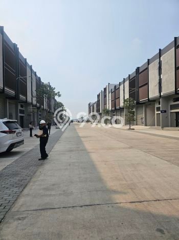 LOKASI STRATEGIS! Gudang Disewakan di Tangerang, Luas 420m², Kawasan Ramai LOKASI STRATEGIS! Gudang Disewakan di Tangerang, Luas 420m², Kawasan Ramai