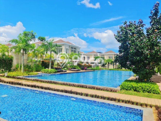 Ready to Use! Luxury House LT 200m2 Desain Modern di Batam Centre Ready to Use! Luxury House LT 200m2 Desain Modern di Batam Centre